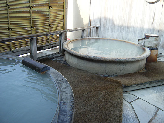 登別石水亭の信楽焼の風呂