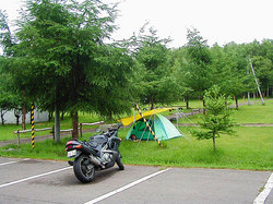 2001-07-06-オートキャンプ苦斜路でテント設営