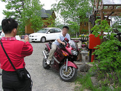 2005-06-18-ウッディライフで中国人観光客