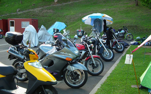 2012-07-16-上富良野町　日の出公園キャンプ場のバイク