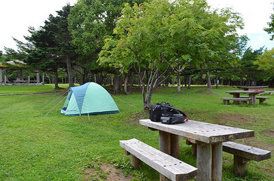 2012-08-24-稚内森林公園キャンプ場　テント設営完了