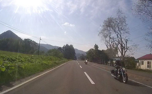 2015-05-31-美幌峠に向かう途中にすれ違うバイク