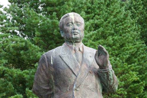 2015-09-05-士幌高原に立つ飯島房芳さんの銅像