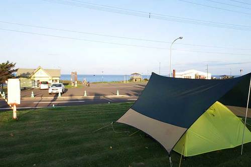 2015-09-22-日の出岬でテント設営