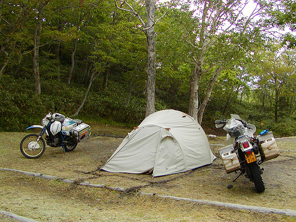 http://lip-hokkaido.com/pocky/p_img/2002/2002-07-13-rausu_camp_bike.jpg