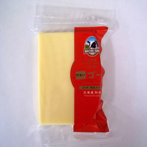 中山農場の四角いゴーダチーズ