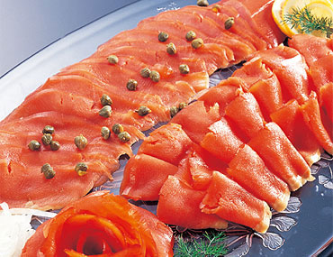 王子サーモンのスモークサーモン