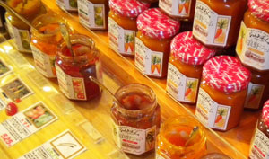 ふらのジャム工房の試食コーナー